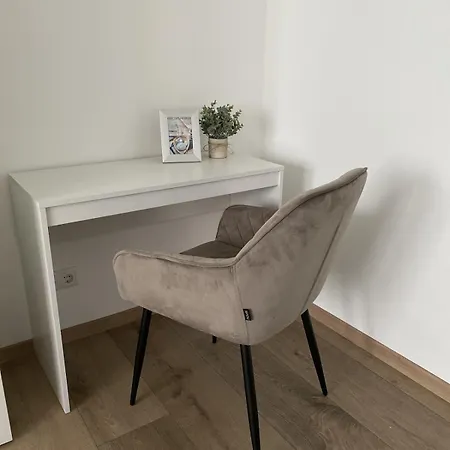Hausen Hideaway Apartment *